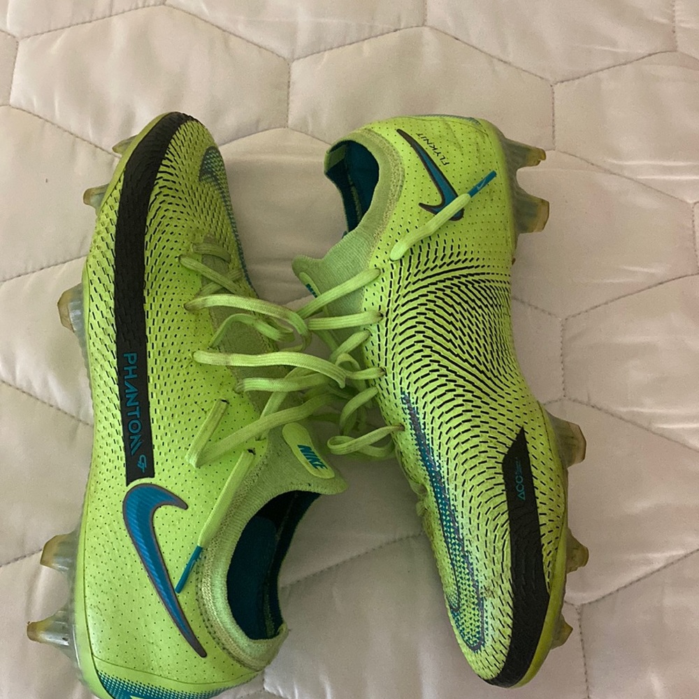 Nike Phantom GT Soccer